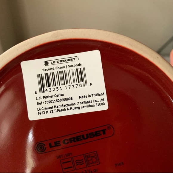 New Le Creuset Second Choix 1.5L / 1.6QT Pitcher Cerise Red Large - Picture 5 of 5